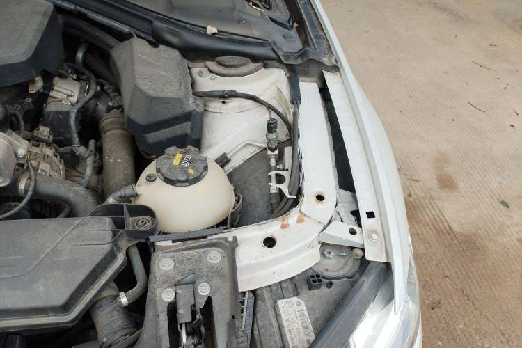 Used BMW 3 Series 2016 320Li Fashion Model Engine Bay Left