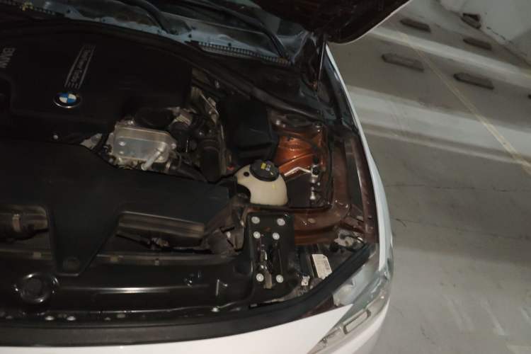 Used BMW 3 Series 2016 320i Fashion Model Engine Bay Left