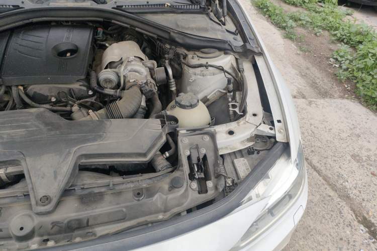 Used BMW 3 Series 2016 316i Fashion Model Engine Bay Left