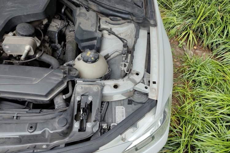 Used BMW 3 Series 2016 320Li Fashion Model Engine Bay Left