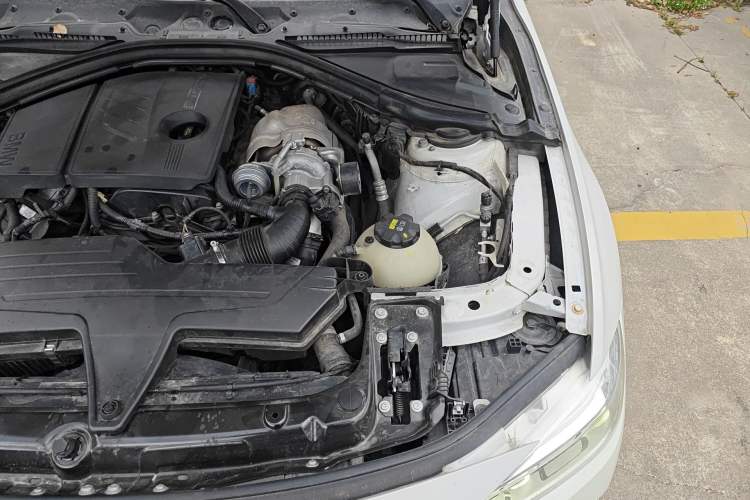 Used BMW 3 Series 2016 316i Fashion Model Engine Bay Left