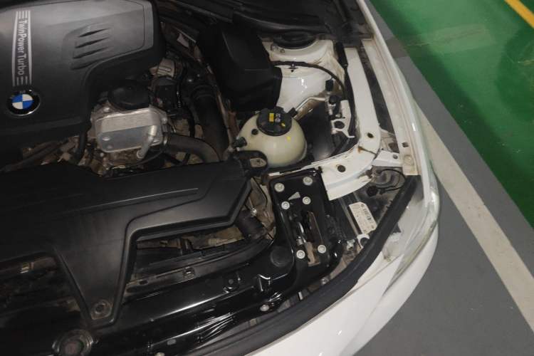 Used BMW 3 Series 2016 320Li Fashion Model Engine Bay Left