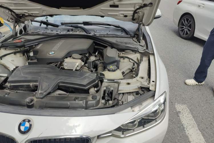 Used BMW 3 Series 2016 328Li Fashion Model Engine Bay Left
