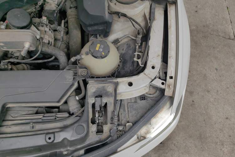 Used BMW 3 Series 2016 320Li Ambition Model Engine Bay Left