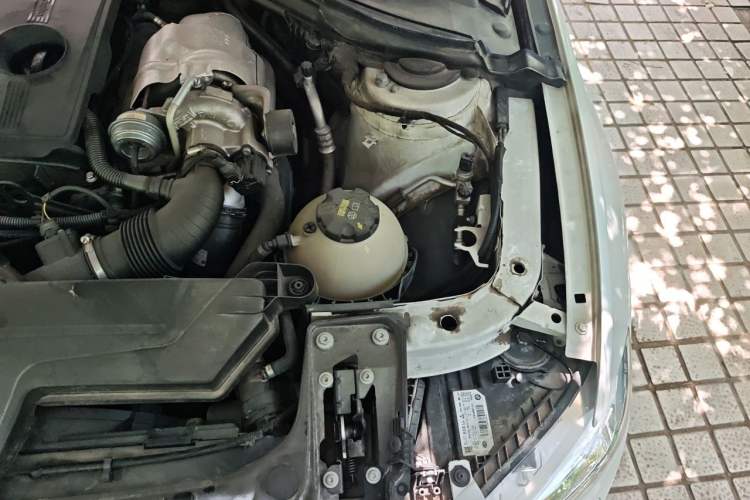 Used BMW 3 Series 2016 316i Fashion Model Engine Bay Left