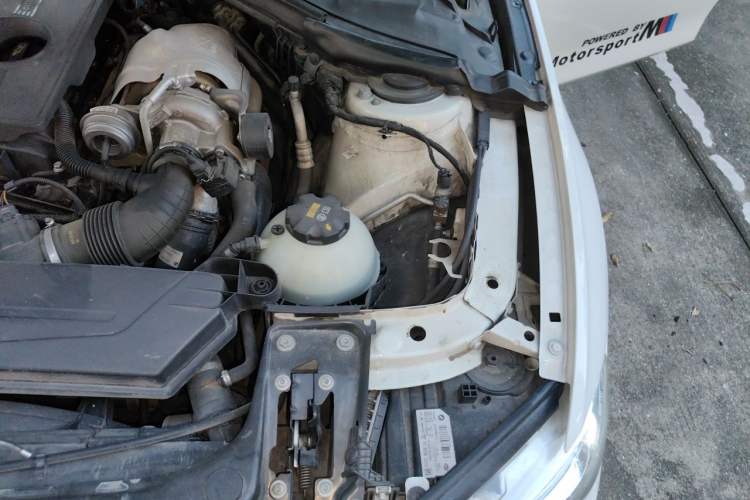 Used BMW 3 Series 2016 316Li Fashion Model Engine Bay Left
