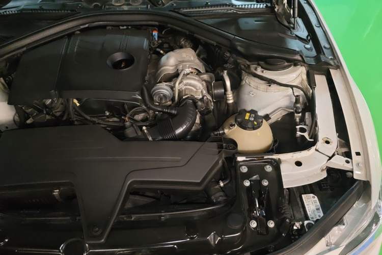 Used BMW 3 Series 2016 316i Fashion Model Engine Bay Left