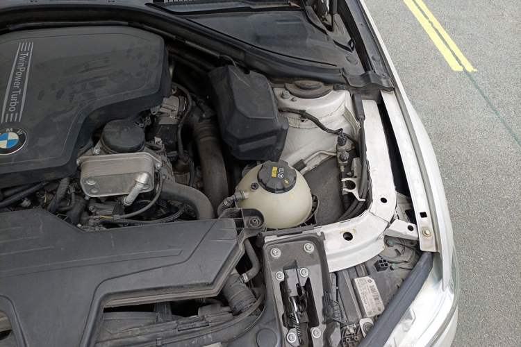 Used BMW 3 Series 2016 320Li Fashion Model Engine Bay Left