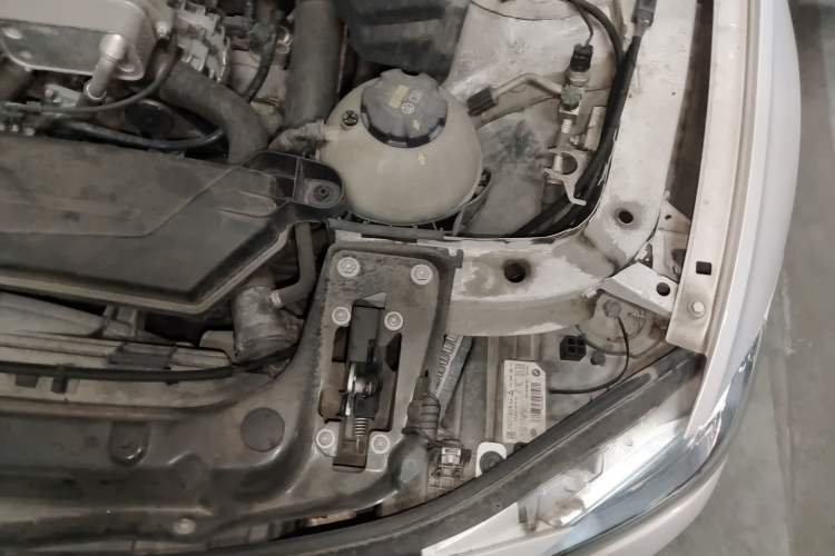 Used BMW 3 Series 2016 320Li Fashion Model Engine Bay Left