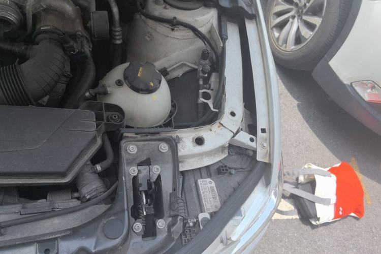 Used BMW 3 Series 2016 316i Fashion Model Engine Bay Left