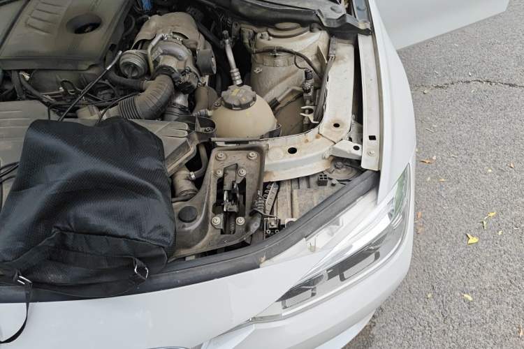 Used BMW 3 Series 2016 316Li Fashion Model Engine Bay Left