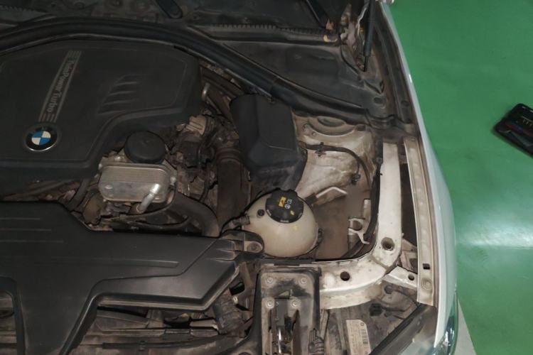 Used BMW 3 Series 2016 320Li Fashion Model Engine Bay Left