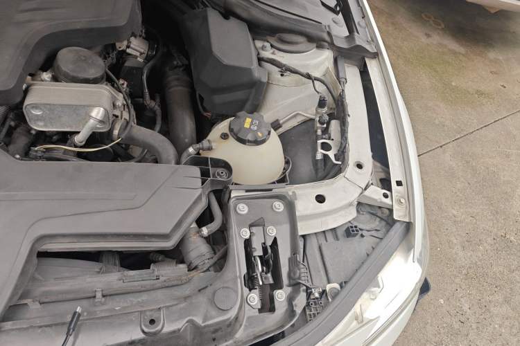 Used BMW 3 Series 2016 320Li Ambition Model Engine Bay Left