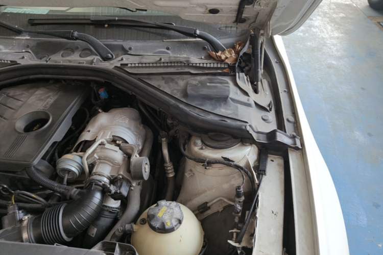 Used BMW 3 Series 2016 316i Fashion Model Engine Bay Left