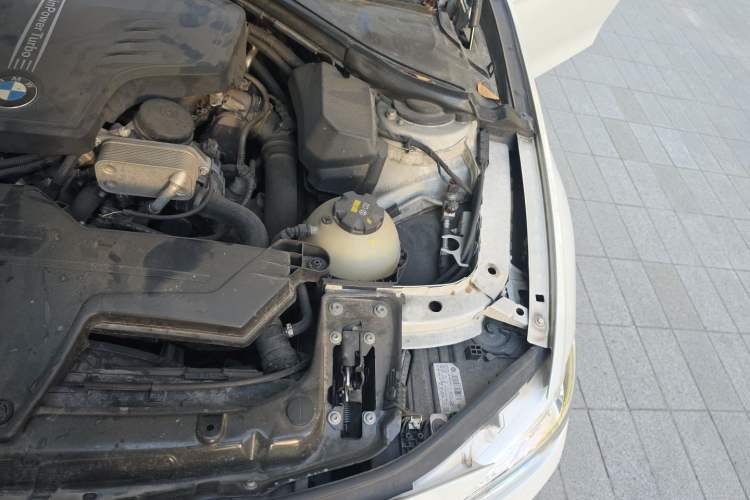 Used BMW 3 Series 2016 320Li Fashion Model Engine Bay Left