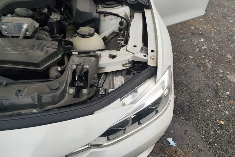 Used BMW 3 Series 2016 320Li Ambition Model Engine Bay Left