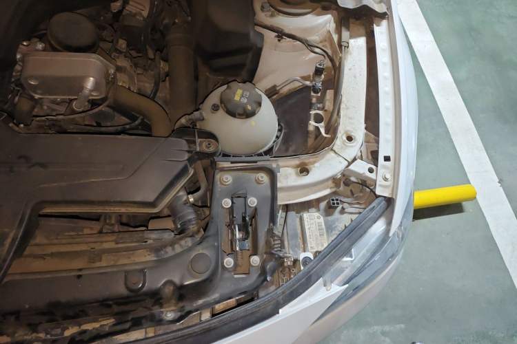 Used BMW 3 Series 2016 320Li Ambition Model Engine Bay Left