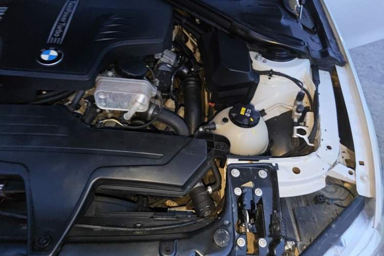 Used BMW 3 Series 2016 320Li Fashion Model Engine Bay Left