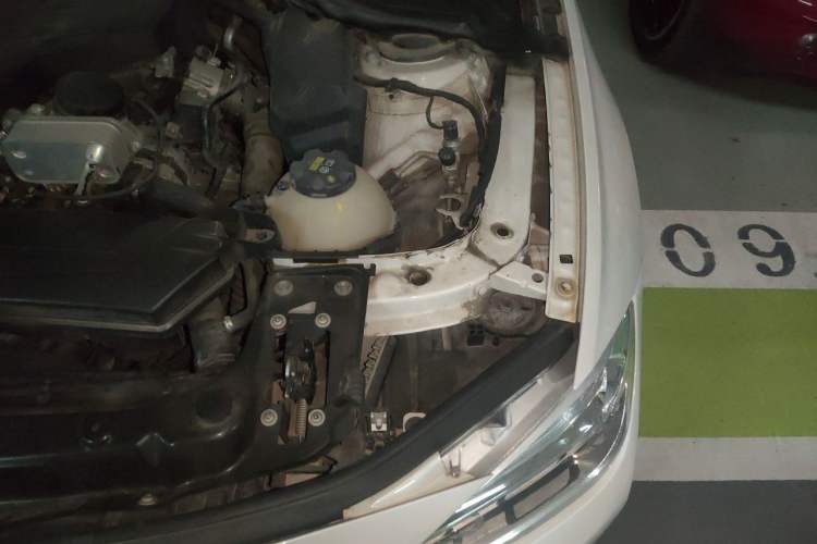 Used BMW 3 Series 2016 328Li Fashion Model Engine Bay Left