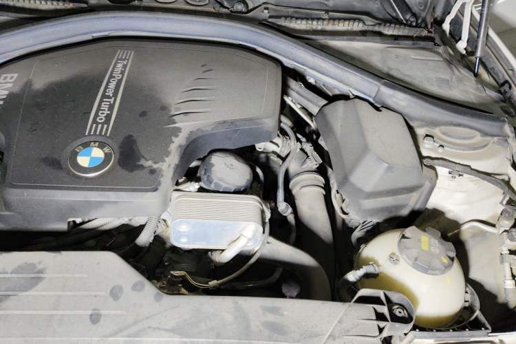 Used BMW 3 Series 2016 328Li Fashion Model Engine Bay Left