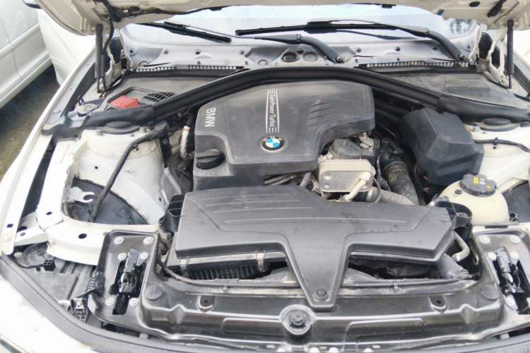 Used BMW 3 Series 2016 320Li Fashion Model Engine Bay