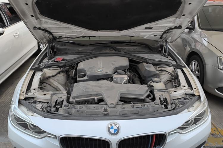 Used BMW 3 Series 2016 320i Fashion Model Engine Bay