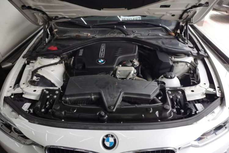 Used BMW 3 Series 2016 320Li Fashion Model Engine Bay