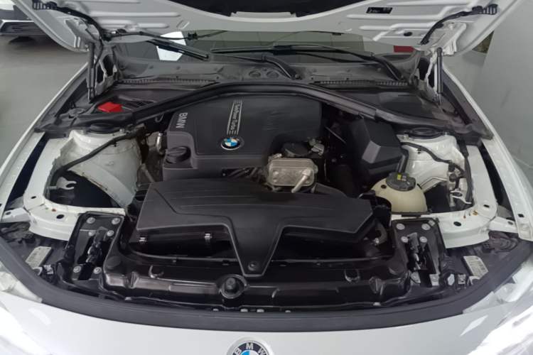 Used BMW 3 Series 2016 320Li Fashion Model Engine Bay