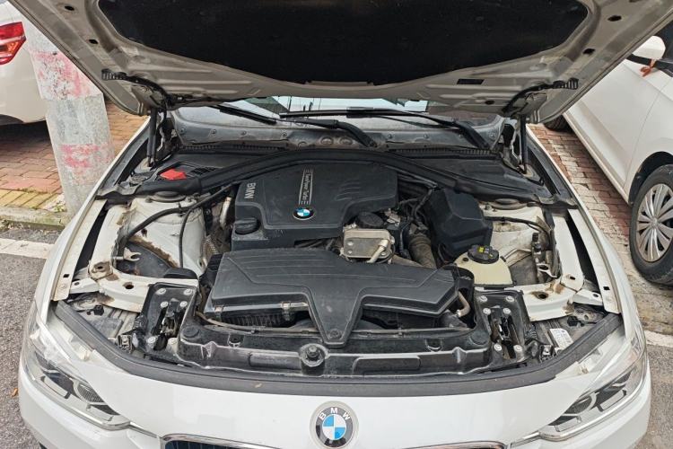 Used BMW 3 Series 2016 320i Fashion Model Engine Bay