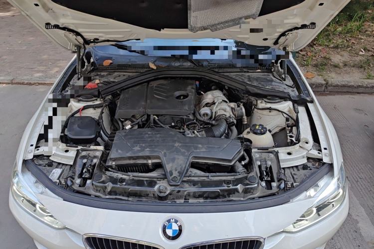 Used BMW 3 Series 2016 316Li Fashion Model Engine Bay