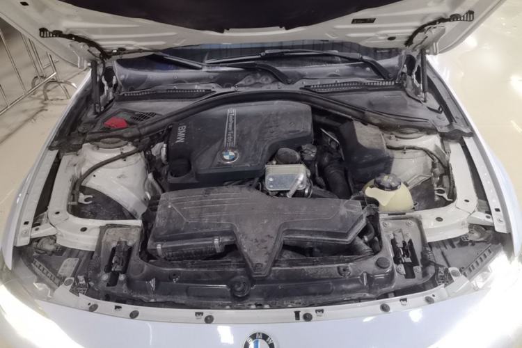 Used BMW 3 Series 2016 320Li Fashion Model Engine Bay
