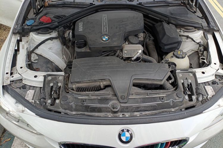 Used BMW 3 Series 2016 320Li Fashion Model Engine Bay