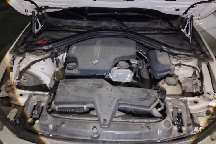 Used BMW 3 Series 2016 320Li Fashion Model Engine Bay
