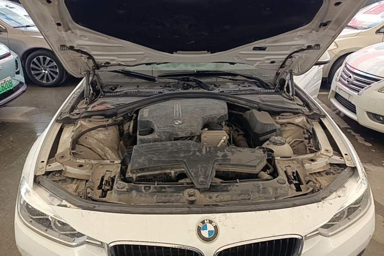 Used BMW 3 Series 2016 320i Fashion Model Engine Bay