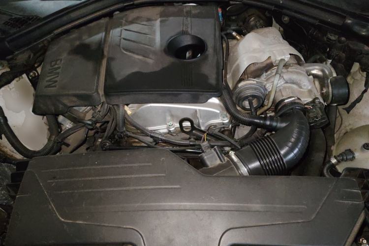Used BMW 3 Series 2016 316Li Fashion Model Engine Bay