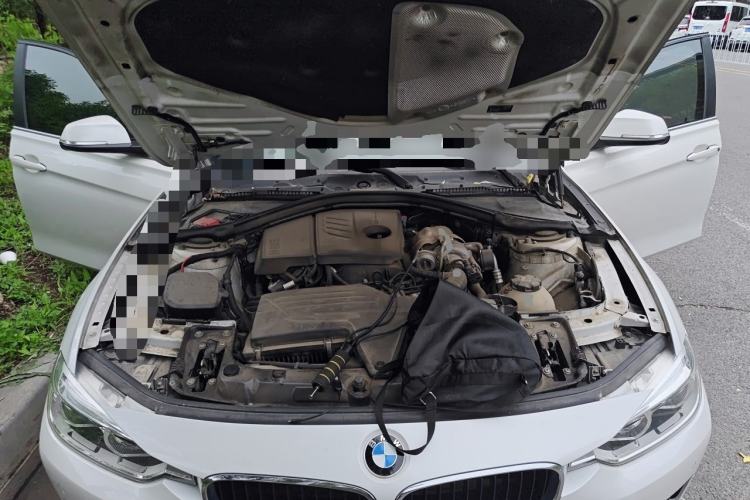 Used BMW 3 Series 2016 316Li Fashion Model Engine Bay