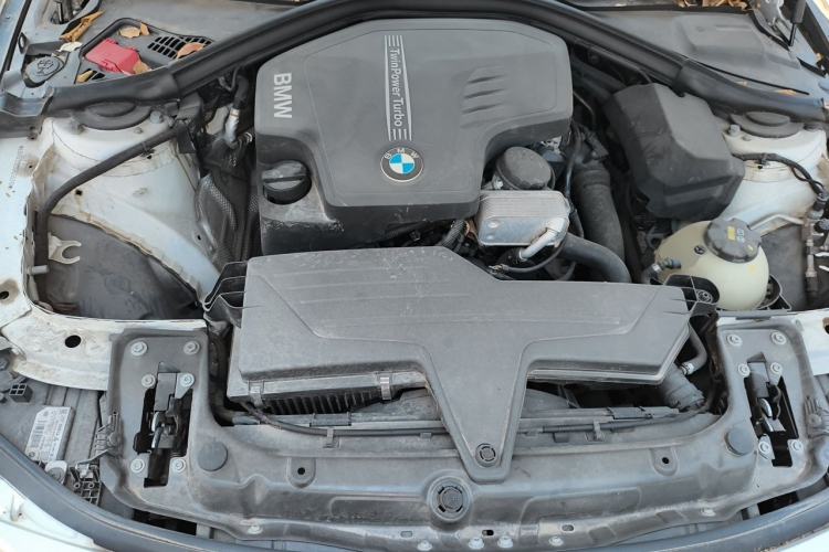 Used BMW 3 Series 2016 320Li Fashion Model Engine Bay