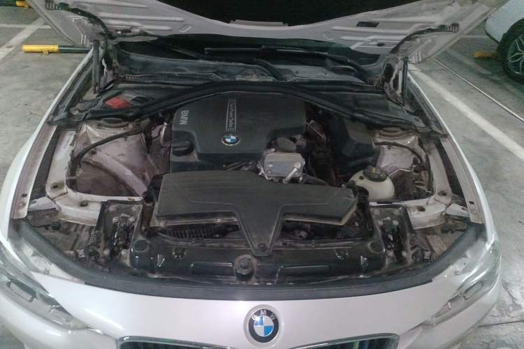 Used BMW 3 Series 2016 320Li Fashion Model Engine Bay