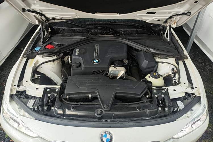 Used BMW 3 Series 2016 320Li Ambition Model Engine Bay