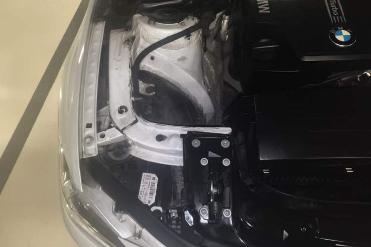 Used BMW 3 Series 2016 320Li Ambition Model Engine Bay Right