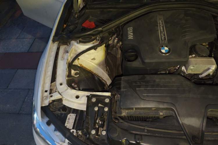 Used BMW 3 Series 2016 328i M Sport Engine Bay Right
