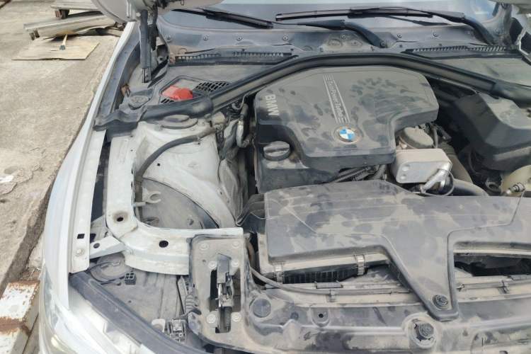 Used BMW 3 Series 2016 320i Fashion Model Engine Bay Right