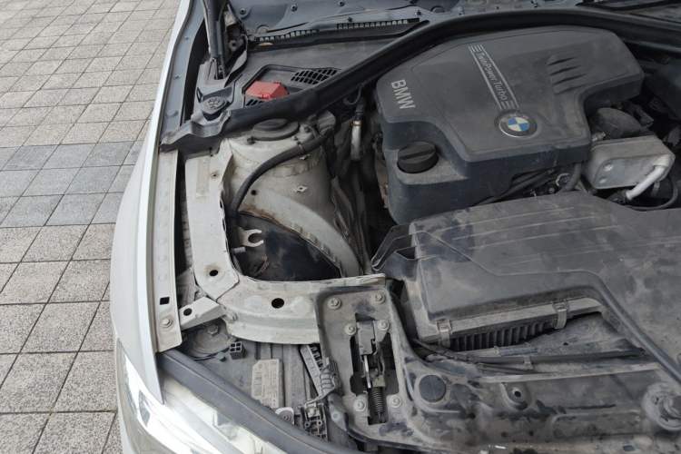 Used BMW 3 Series 2016 320Li Ambition Model Engine Bay Right