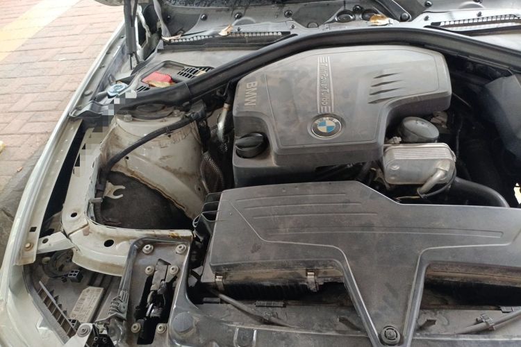 Used BMW 3 Series 2016 320i Fashion Model Engine Bay Right