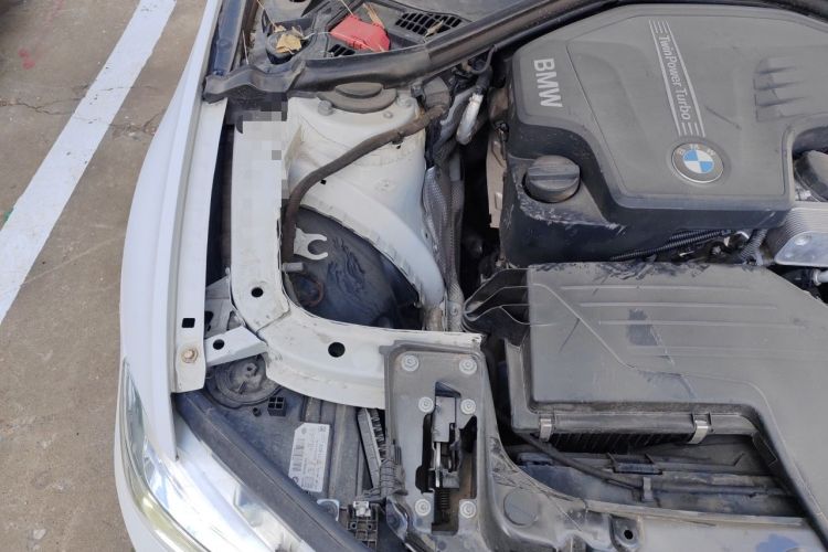 Used BMW 3 Series 2016 320i Fashion Model Engine Bay Right