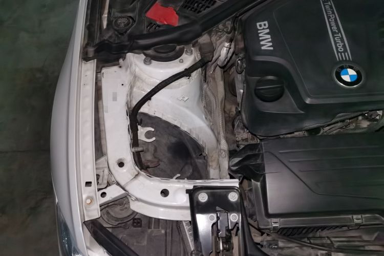 Used BMW 3 Series 2016 320Li Ambition Model Engine Bay Right