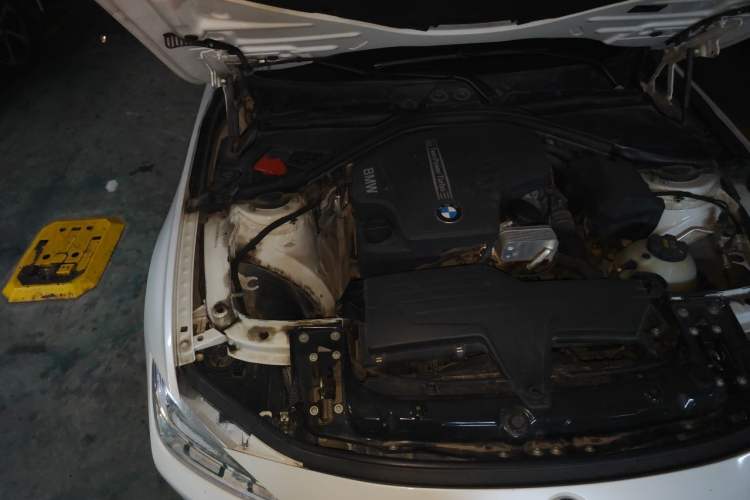 Used BMW 3 Series 2016 328Li Fashion Model Engine Bay Right