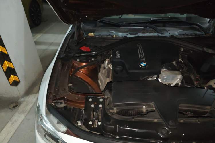Used BMW 3 Series 2016 320i Fashion Model Engine Bay Right