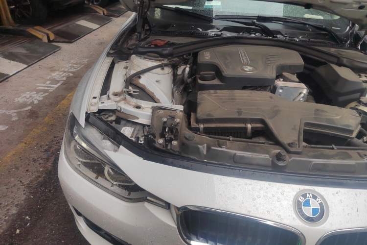 Used BMW 3 Series 2016 320Li Ambition Model Engine Bay Right