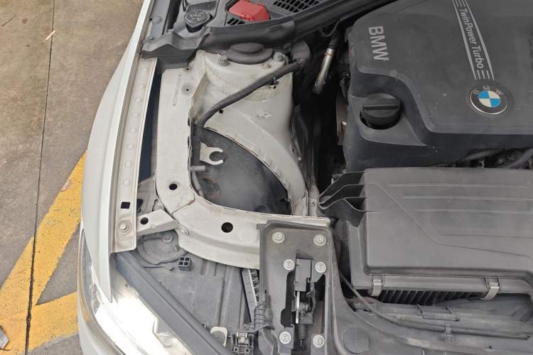 Used BMW 3 Series 2016 320Li Ambition Model Engine Bay Right